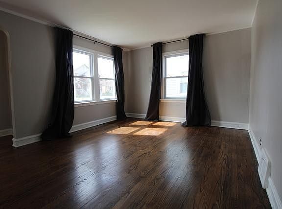 3rd image of 10563 S Central Park Ave