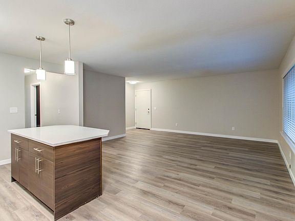 4th image of 410 102nd Ave SE APT 18