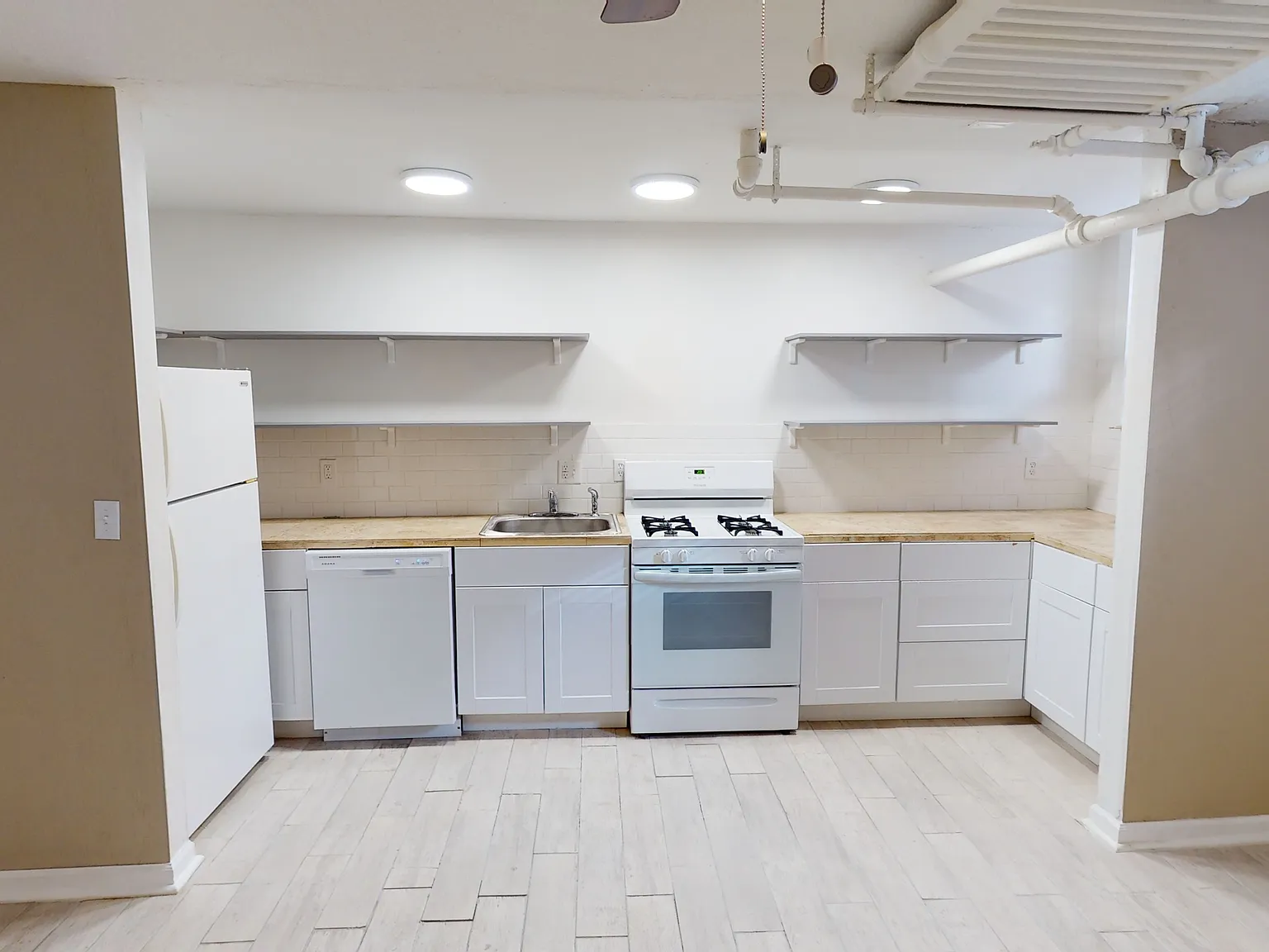 1 bed, 600 sqft, $895 — Photo 1