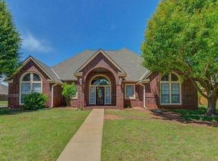2421 Jeannes Trl, Edmond, OK 73012