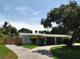 113 W Alachua Ln, Cocoa Beach, FL 32931