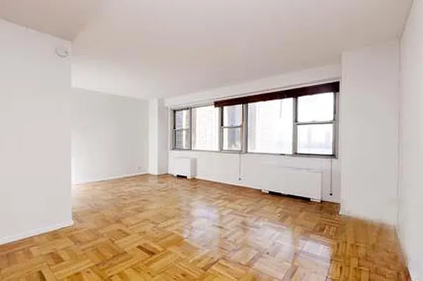 Rented by Evans Real Estate | media 32