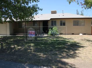 205 S Latimer St, Tulare, CA 93274