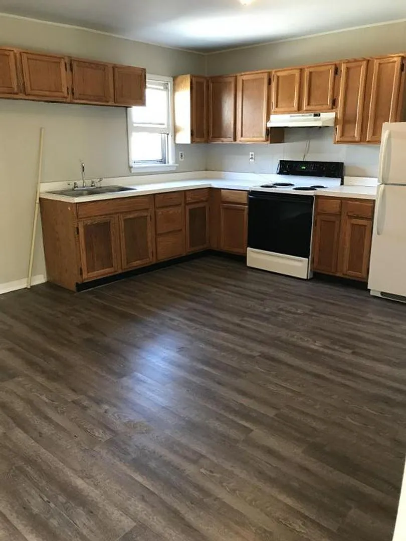 1-Bedroom, 1-Bathroom 3rd Floor Apartment For Rent Located In The Carlisle Area School District. — Photo 4