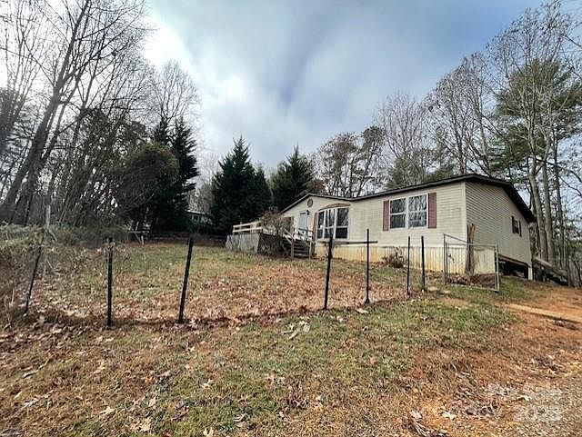 1st image of 19 Robin Ln