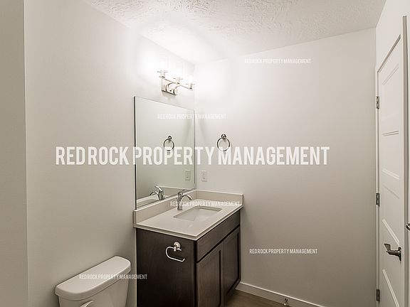 4th image of 1110 N Davis Ln