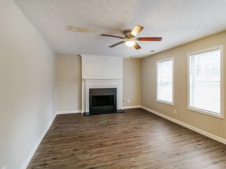 3392 Kittery Dr — Photo 5