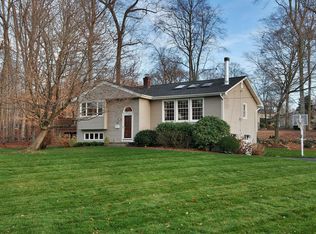 28 Surrey Dr, Norwalk, CT 06851