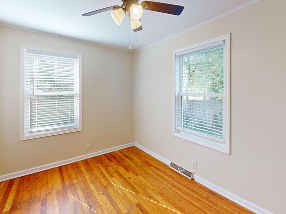5th image of 1557 Greenfield Ave