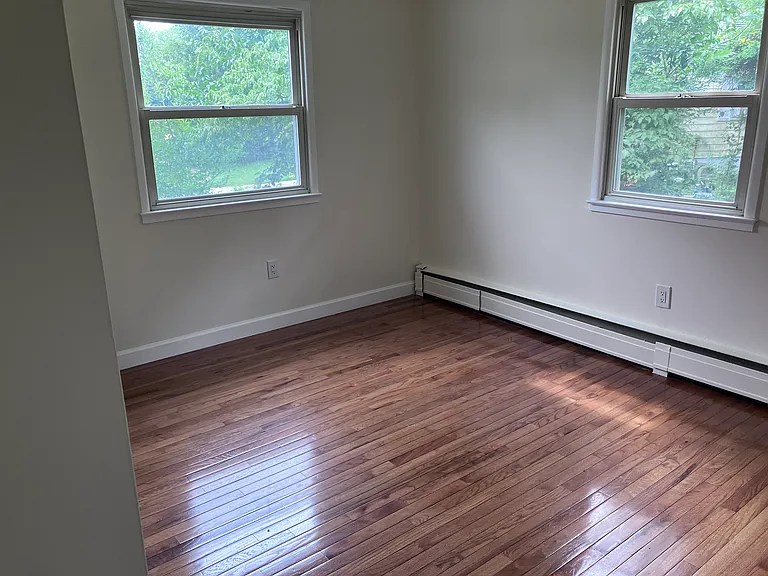1306 Everett Ave — Photo 10