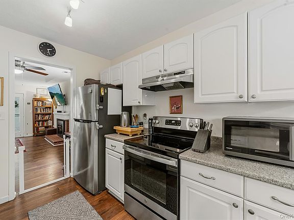 5th image of 181 Heritage Hills #F