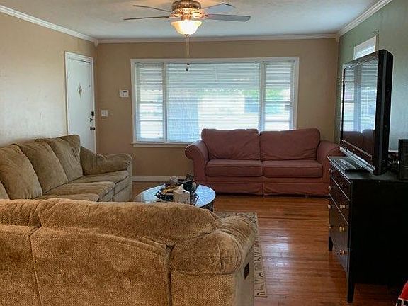 3rd image of 2513 Kenosha Ave