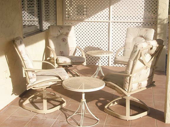 2nd image of 1083 Leisure World