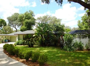 16695 SE 54th St, Ocklawaha, FL 32179