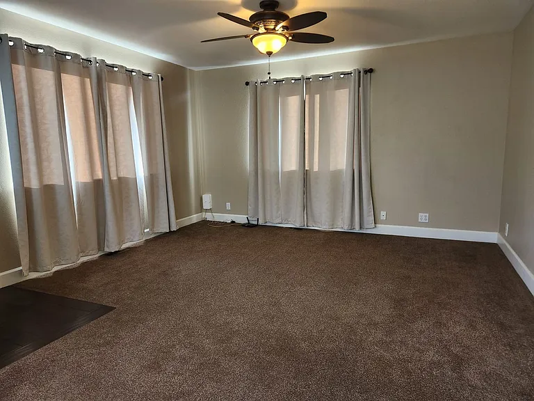 313 E Main St — Photo 4