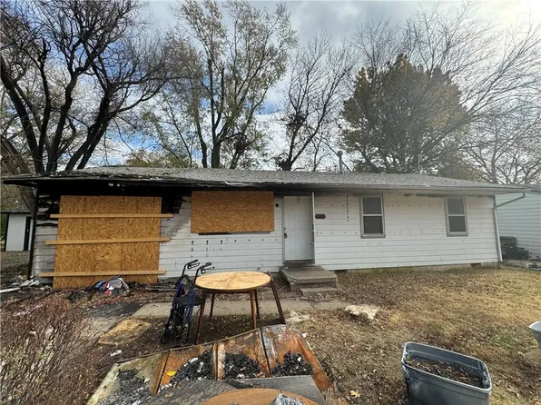 1033 S Cottonwood St, Ottawa, KS 66067