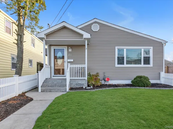 31 Piave Terrace, Lindenhurst, NY 11757