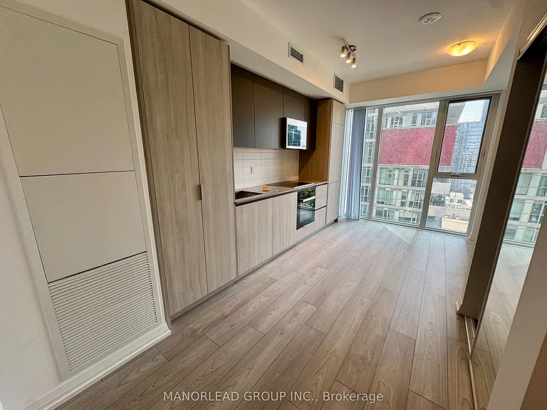 400 King St W #1216 — Photo 3