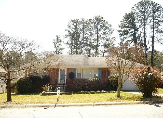 1st image of 584 Woodale Dr SE