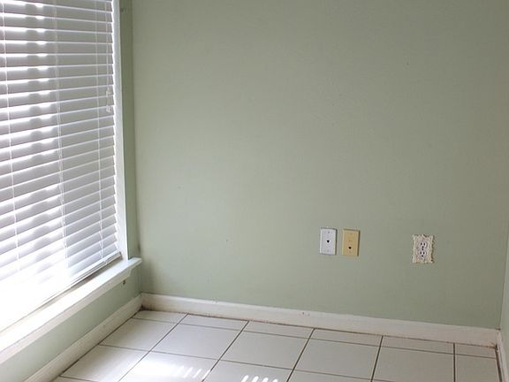 4th image of 16136 Galvez Ave