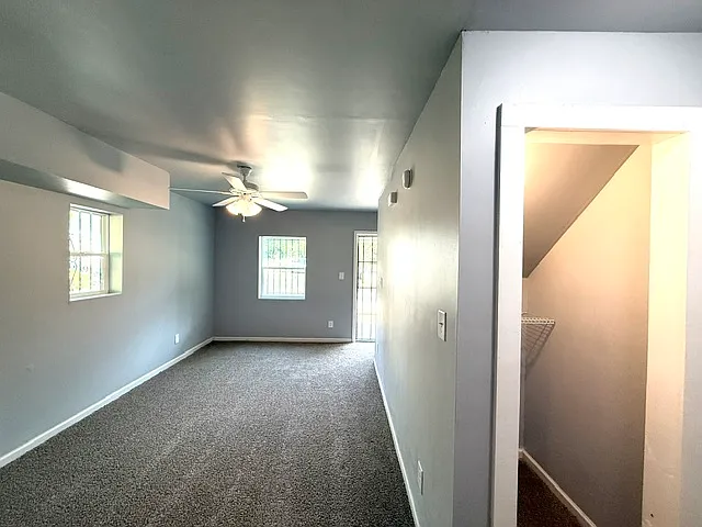 2082 Mutual Ave #A & B — Photo 10