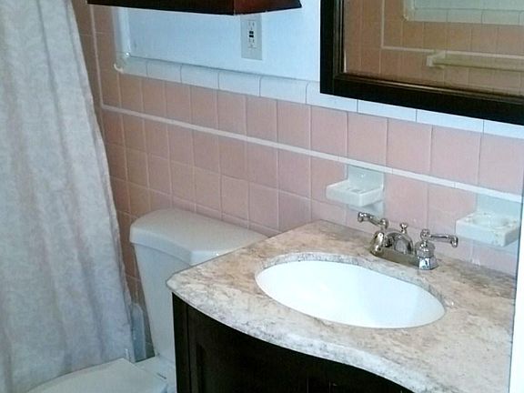 3840 Grayton Bathroom