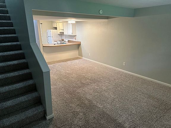 3rd image of 2130 N Garland Ave APT 4