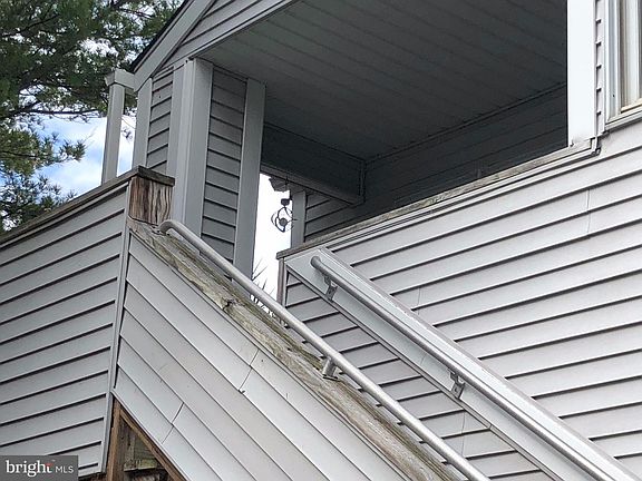 2nd image of 102 Mary Ann Ct