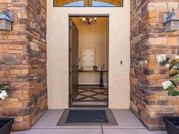 4th image of 1505 North Canyon Trails Dr