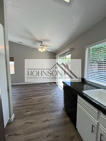 76 Mary Ct — Photo 6