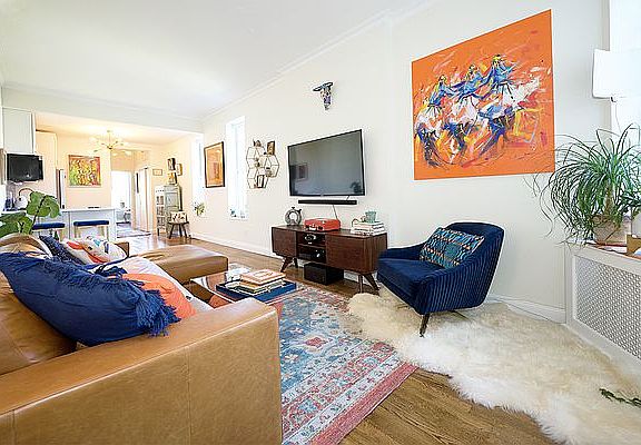 4th image of 320 W 17th St APT 5FE