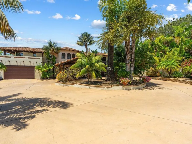 1668 Crest Dr — Photo 57