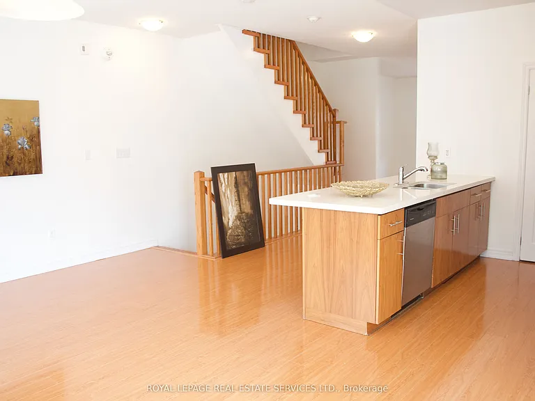 362 Plains Rd E #6 — Photo 2