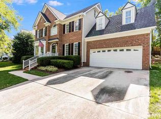 203 Lyncroft Ln, Cary, NC 27519