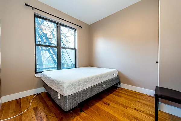 Rented by Nooklyn NYC LLC | media 40