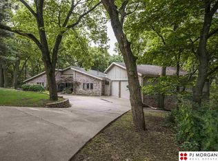 6034 Country Club Oaks Pl, Omaha, NE 68152