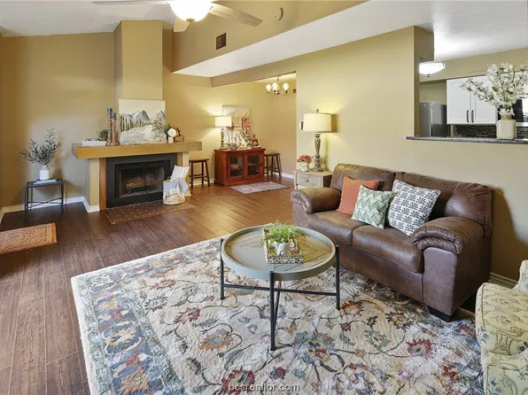 2100 Windsor Dr APT 23, Bryan, TX 77802