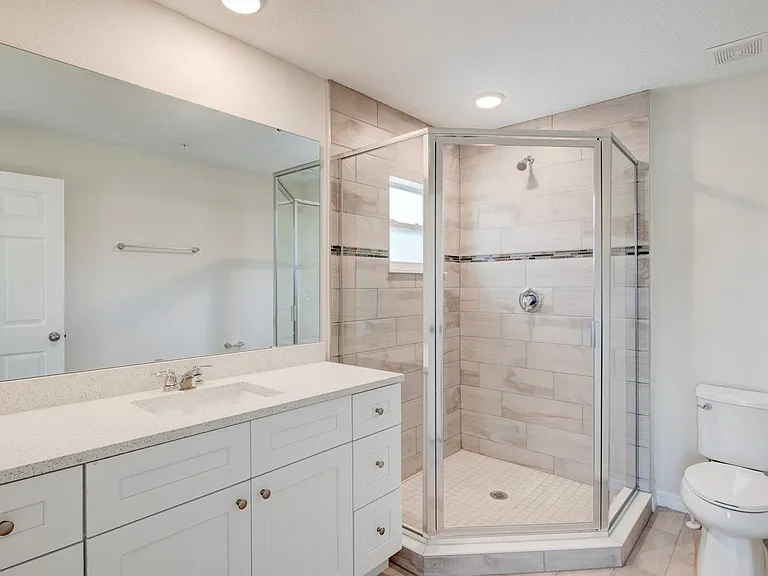 829 E Wildmere Ave — Photo 6