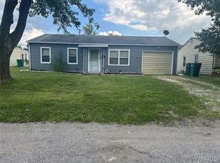 823 Saint Matthew Dr, Cahokia, IL