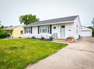 10 Maple Ct, Decatur, IL 62526