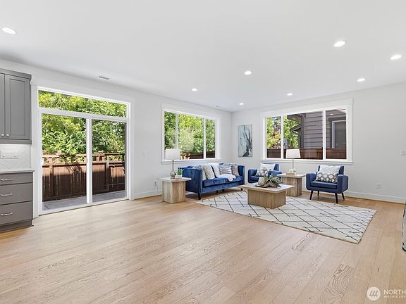3rd image of 1413 239th Avenue NE