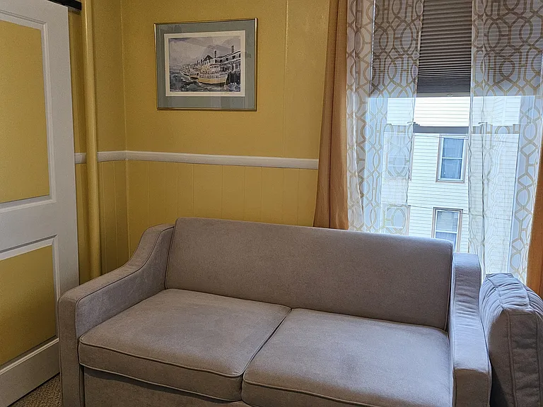 47 Saint Lawrence St #5 — Photo 6