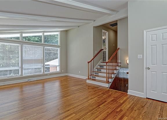 5th image of 7643 Briardale Dr