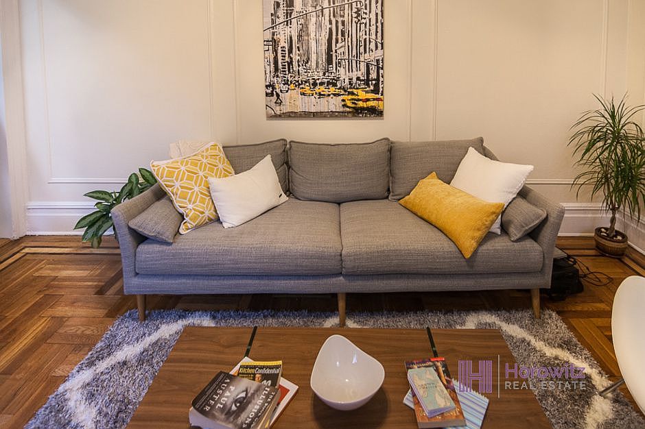 1st image of 3114 Crescent St APT 8C