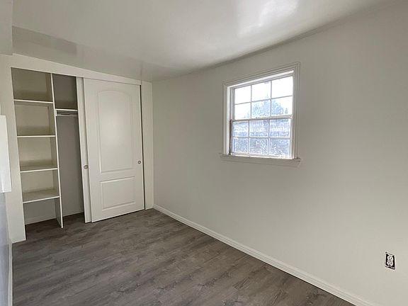 4th image of 11931 Laurel Ave