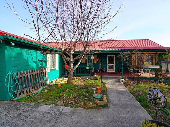 2nd image of 1070 Farm Rd