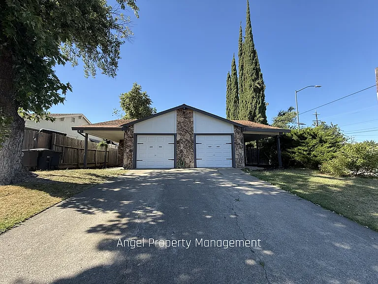 7885 Vistaridge Dr #1 — Photo 16