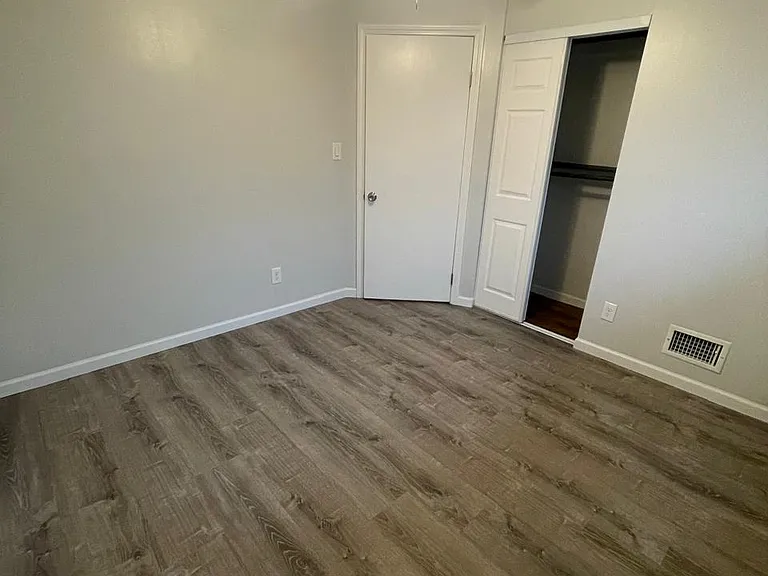 4154 Campbell St — Photo 13
