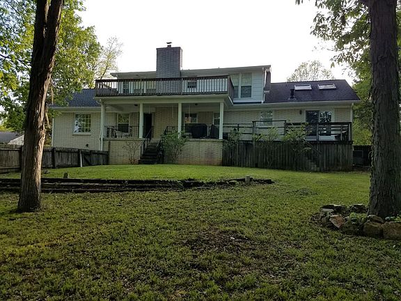2nd image of 3821 Lake Aire Dr