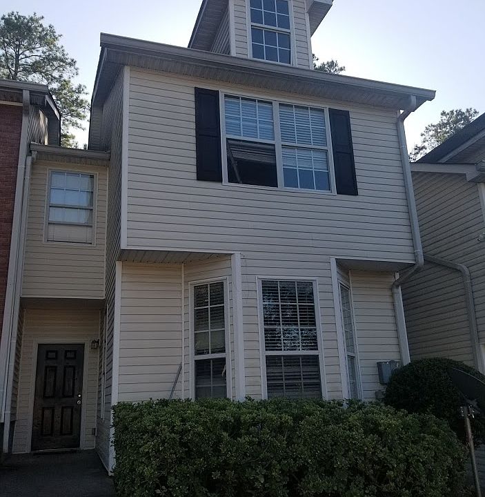 1st image of 7616 Creekside Ln